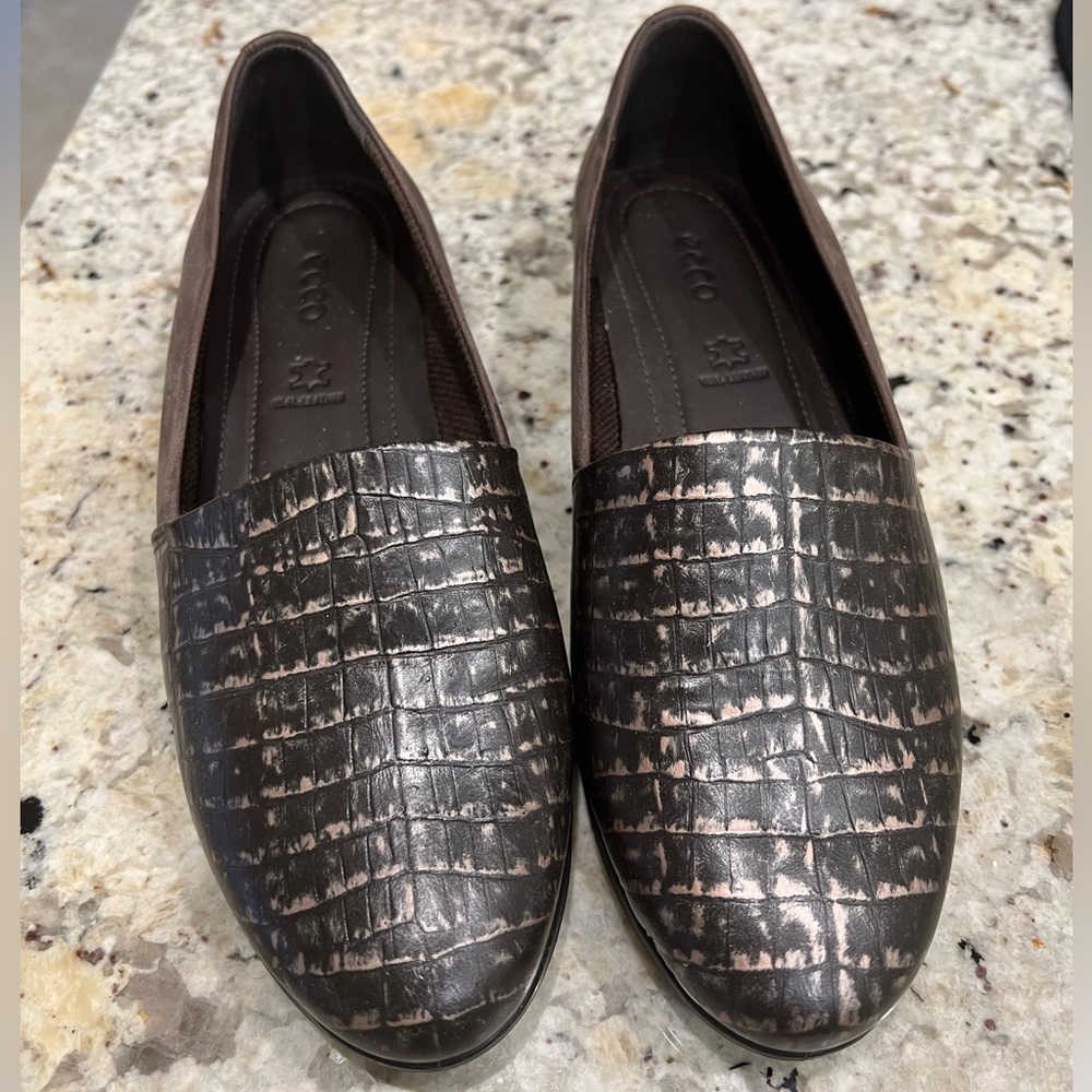 ECCO brown leather flats